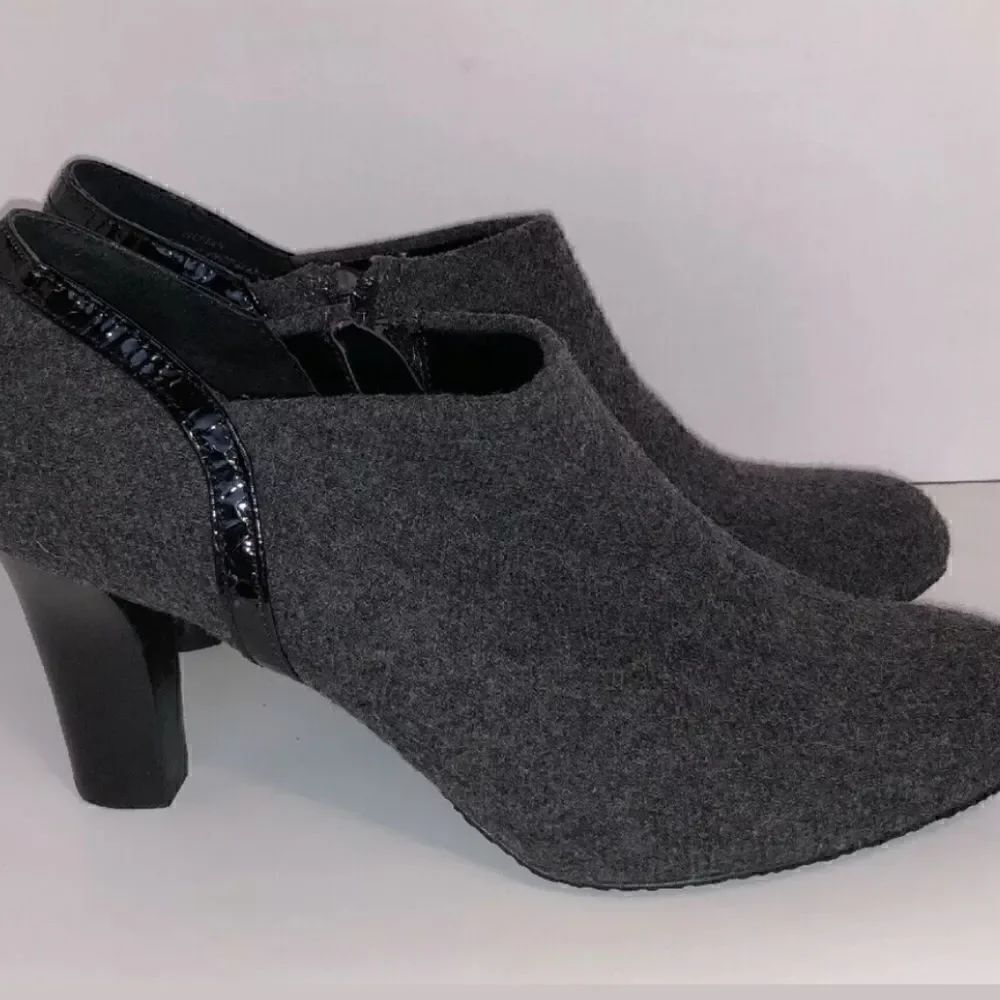 Liz Claiborne Classic Jillian Bootie, 9M, NWOT